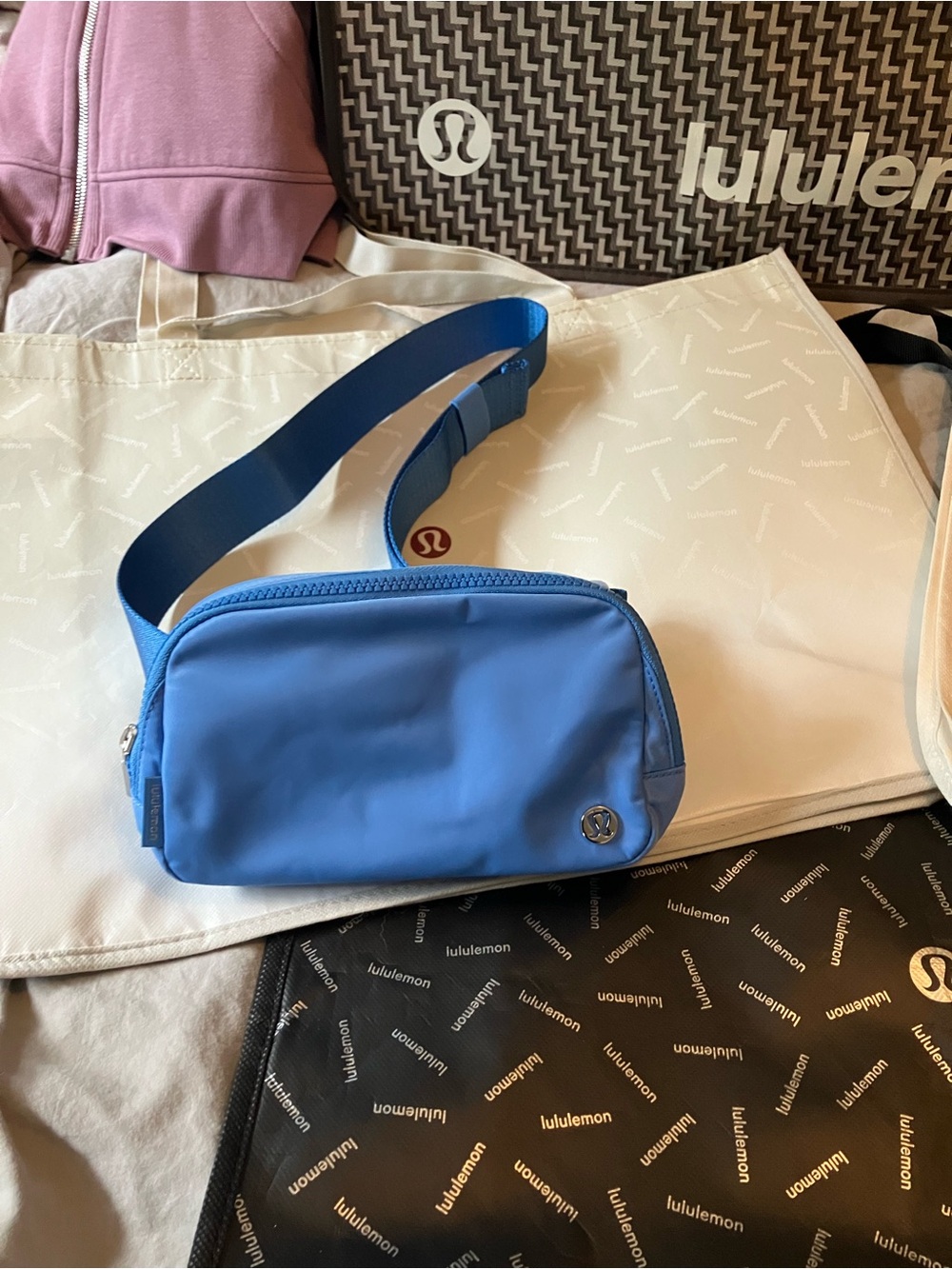 NWT Lululemon Everywhere Belt Bag, 1 L, Pool Party